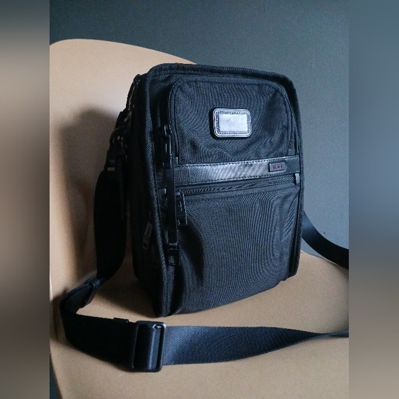 TUMI ALPHA small Pocket Crossbody Bag - Picture 3 of 13